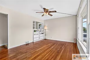 68 Oak St, Carteret, NJ 07008 - Photo 5