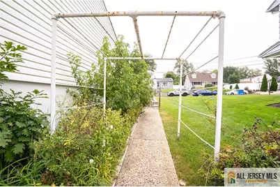 21 Pennington Avenue, Colonia, NJ 07067 - Photo 9
