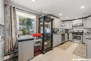 899 Green St, Iselin, NJ 08830 - Photo 9