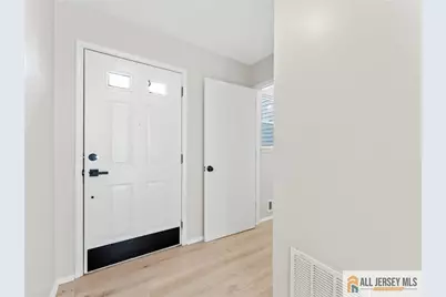 18 Spruce Street #323, Jamesburg, NJ 08831 - Photo 5
