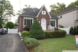 34 Rutgers Ave, Colonia, NJ 07067 - Photo 3