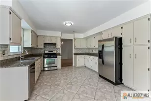 21 Eldridge Dr, East Brunswick Township, NJ 08816 - Photo 17
