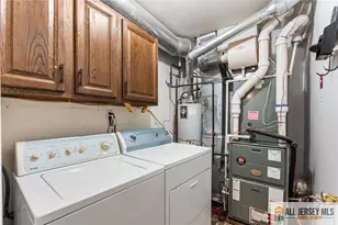 92 Woodbury Rd, Edison, NJ 08820 - Photo 17