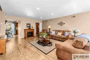 376 Stirling Dr, Monroe Township, NJ 08831 - Photo 5
