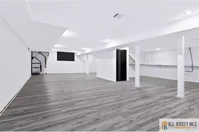 220 W Locust Avenue, Edison, NJ 08820 - Photo 51