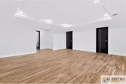 220 W Locust Avenue, Edison, NJ 08820 - Photo 27