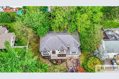 220 W Locust Avenue, Edison, NJ 08820 - Photo 57