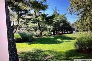 401 Yorkshire Pl, Marlboro Township, NJ 07751 - Photo 19