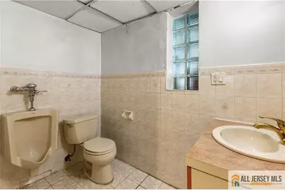 65 Livingston Avenue, Kearny, NJ 07032 - Photo 41
