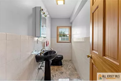 65 Livingston Avenue, Kearny, NJ 07032 - Photo 35