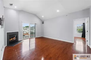 131 Frank Ct, South Plainfield, NJ 07080 - Photo 5