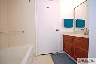 426 Redding Ln, Monroe Township, NJ 08831 - Photo 17