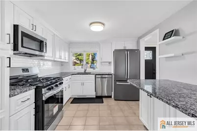 102 Avonridge Road, Raritan, NJ 08869 - Photo 7