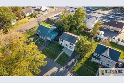 29 Windsor Drive, East Brunswick Township, NJ 08816 - Photo 5