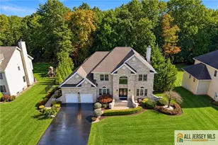10 Treetops Dr, Monroe Township, NJ 08831 - Photo 3