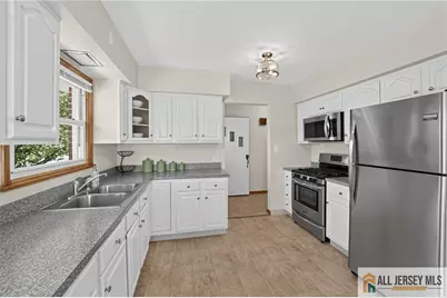 39 N Edward Street, Sayreville, NJ 08872 - Photo 5