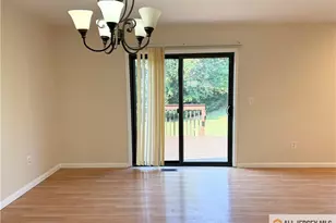 18 Dogwood Dr, Edison, NJ 08820 - Photo 15