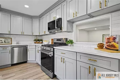 275 Constitution Circle, North Brunswick Township, NJ 08902 - Photo 3