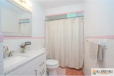 21 Pennington Avenue, Colonia, NJ 07067 - Photo 23