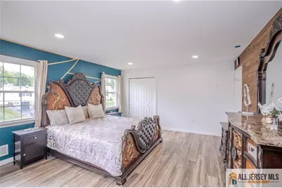 21 Pennington Avenue, Colonia, NJ 07067 - Photo 15