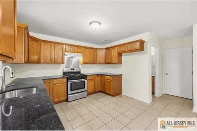 643 Drake Avenue, Middlesex, NJ 08846 - Photo 15