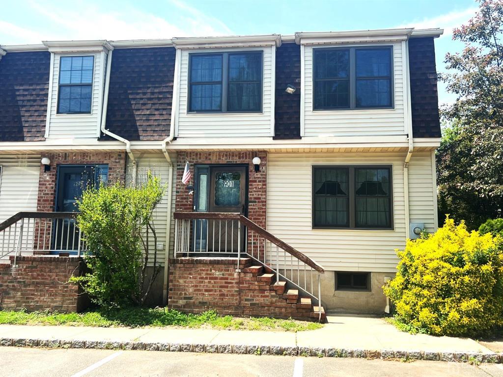 901 Hidden Village Dr, Perth Amboy, NJ 08861 - MLS 2214573R - Coldwell ...