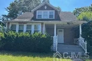 11 Washington Ave, Middlesex, NJ 08846 - Photo 1