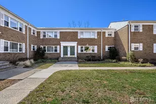 172 Evergreen Rd, Edison, NJ 08837 - Photo 1