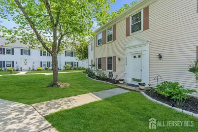 342 Narragansett Lane #O, Monroe Township, NJ 08831 - Photo 1