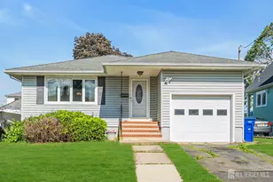 15 Oakwood Pl, North Brunswick Township, NJ 08902 - Photo 1