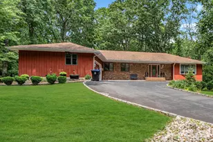 2 Crommelin Ct, East Brunswick Township, NJ 08816 - Photo 1