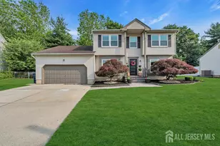 61 Lynn Ct, North Brunswick Township, NJ 08902 - Photo 1