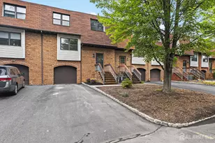 5902 N Oaks Blvd N, North Brunswick Township, NJ 08902 - Photo 1