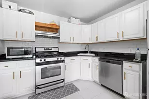 1060 Morning Glory Dr, Monroe Township, NJ 08831 - Photo 1