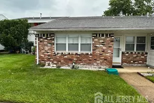 4 Florida Ct, Old Bridge Township, NJ 07747 - Photo 1