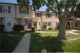 4 Tiger Lilly Ct, Sayreville, NJ 08872 - Photo 1