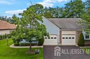 15 Betsy Ross Dr, Monroe Township, NJ 08831 - Photo 1