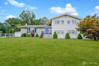 71 Zaleski Drive, Sayreville, NJ 08872 - Photo 1