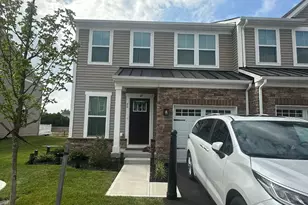 40 Owen Ct, Franklin Township, NJ 08873 - Photo 1