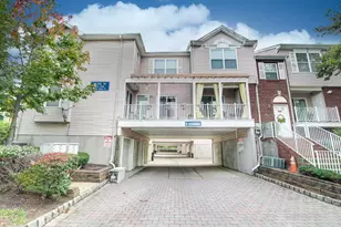 558 Great Beds Ct, Perth Amboy, NJ 08861 - Photo 1