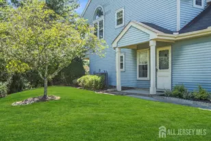 32 Edinburgh Dr, Monroe Township, NJ 08831 - Photo 1