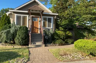 25 Brewster Pl, Sewaren, NJ 07077 - Photo 1