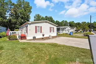 25 Twain Rd, North Brunswick Township, NJ 08902 - Photo 1