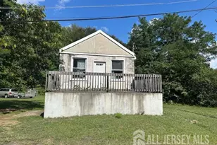 135 McKnight Ave, Monroe Township, NJ 08831 - Photo 1