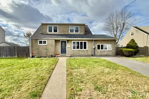 33 Windsor Dr, East Brunswick Township, NJ 08816 - Photo 1