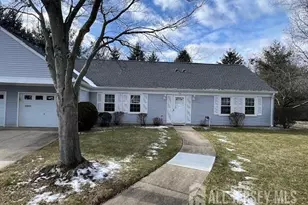 718 A Victoria Ct, Monroe Township, NJ 08831 - Photo 1