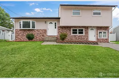 106 Boulevard W, Old Bridge Township, NJ 07735 - Photo 1