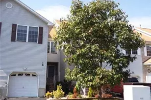 18 Lakeview Dr, Helmetta, NJ 08828 - Photo 1