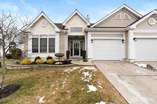 4 Wellington Pl, Monroe Township, NJ 08831 - Photo 1