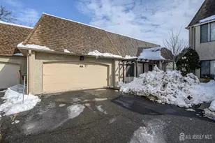 35 Carriage Pl, Edison, NJ 08820 - Photo 1